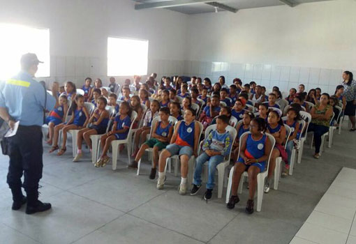 Brumado: SMTT palestra sobre segurança viária na Escola Municipal Professora Eny Mafra