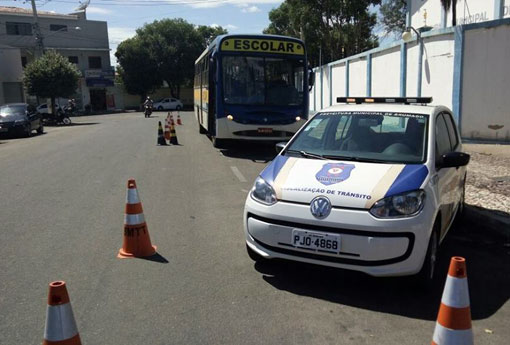 Brumado: SMTT realiza vistoria em veículos que fazem transporte escolar