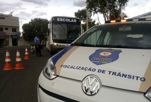 Brumado: SMTT inicia vistoria de vans e ônibus que fazem o transporte escolar