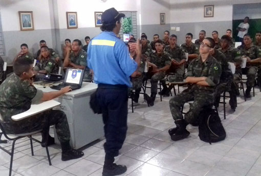 Maio Amarelo: SMTT realiza palestra junto aos atiradores do Tiro de Guerra de Brumado