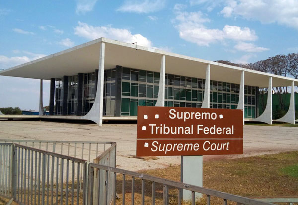 STF vota pela inconstitucionalidade da reeleição de Maia e Alcolumbre