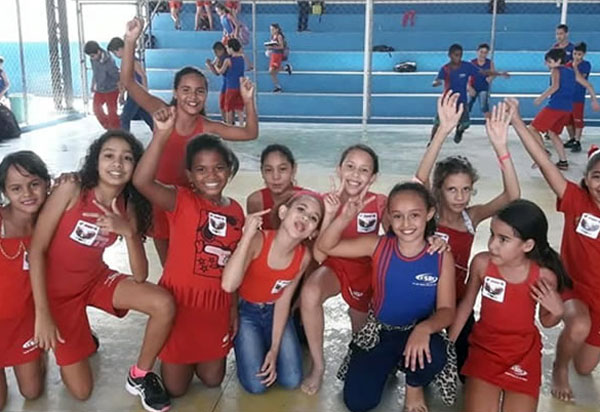 Dia do Estudante foi comemorado na Escola Municipal Santa Rita de Cássia com campeonato de Futsal e Baleado