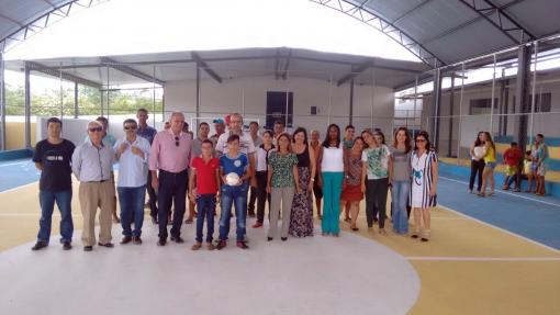 Brumado: Quadra poliesportiva e ampliação da escola do Tamboril são inauguradas pelo prefeito Aguiberto 