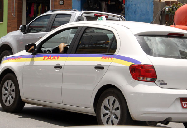 Brumado: SMTT convida toda a categoria de taxista para regularização 2020