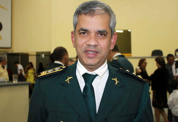 Guanambi: Tenente Coronel Mascarenhas é agraciado com a medalha do Mérito da Casa Militar do Governador