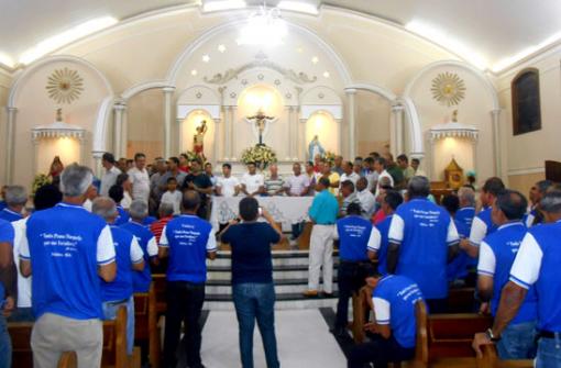 Brumado: Terço dos homens é implantado na Paróquia Bom Jesus.