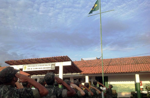 Brumado: Tiro de Guerra 06/024 realizou formatura alusiva ao Dia da Bandeira