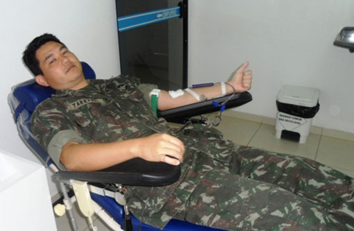 TG de Brumado doa sangue no Serviço de Hemoterapia do Sudoeste em Conquista