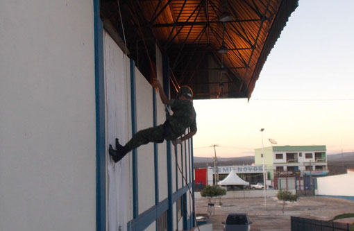 Brumado: Tiro de Guerra realiza instrução de Rapel