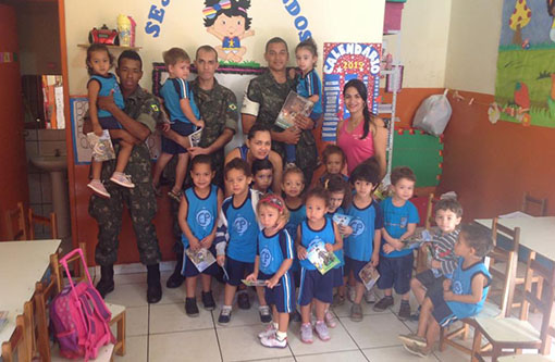 Brumado: Tiro de Guerra divulga Dia do Soldado em visita à escolas municipais