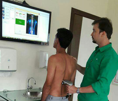Fisioterapia Tito Almeida apresenta moderno exame de avaliação computadorizada da coluna 