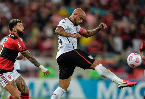 No Maraca, Athletico derrota o Flamengo e se classifica para final Copa do Brasil