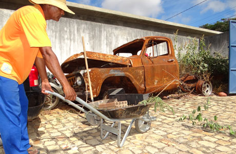 Pnad: Rendimento real do trabalhador cresce 5,8% em 2012