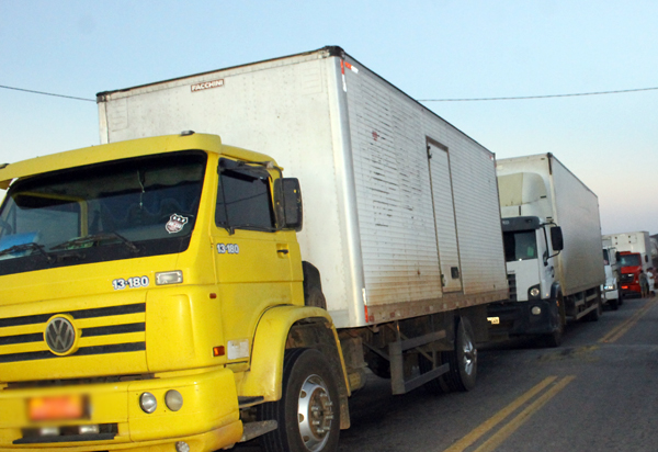 Transportadores rodoviários de carga não precisarão renovar registro