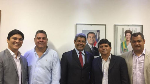 Brumado: Associação de Lagoa do Mato será beneficiada com trator agrícola