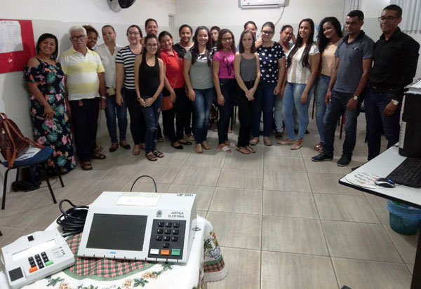 Mesários que atuarão na eleição do Processo de Escolha Unificado do Conselho Tutelar receberam treinamento 