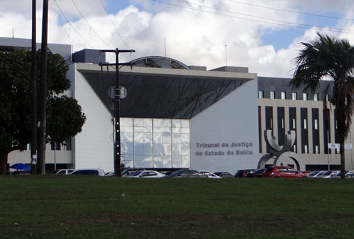 Servidores do Judiciário filiados ao Sinpojud paralisam atividades por 24h