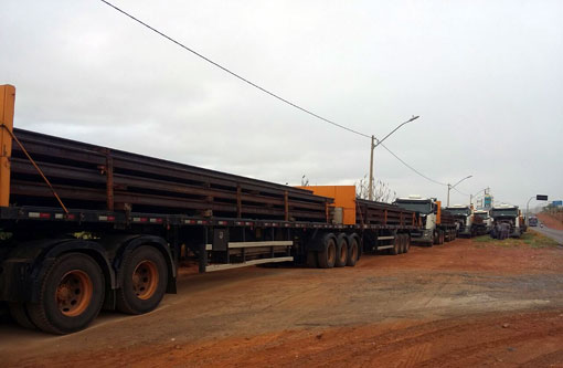 Brumado recebe trilhos para a  Fiol; expectativa do retorno das obras é grande