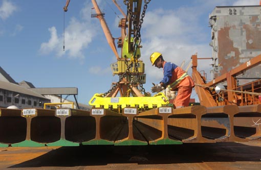 Fotos: Primeiros trilhos da Ferrovia Oeste-Leste chegam ao Porto de Ilhéus