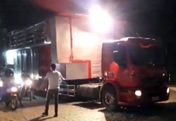 Trios elétricos são apreendidos durante eventos políticos em cidades da Bahia 