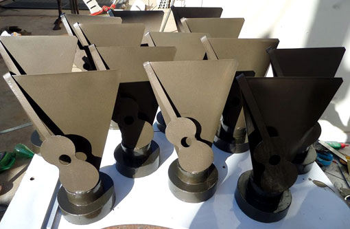 Artista plástico brumadense está confeccionando troféus do FEMP-B