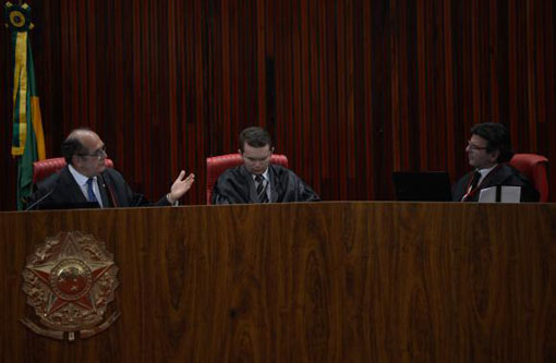 Eleições 2014: Por unanimidade, TSE aprova com ressalvas contas da campanha de Dilma