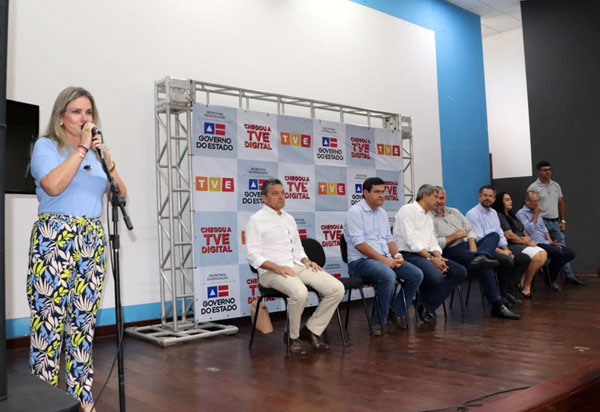 Ivana Bastos participa do lançamento do sinal da TVE Digital, em Guanambi
