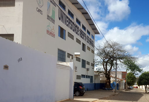 Secretaria da Educação inscreve para cursos EAD em Brumado