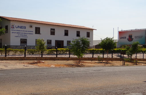 UNEB convoca candidatos aprovados na segunda chamada do vestibular