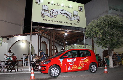 UP! invade a noite Brumadense