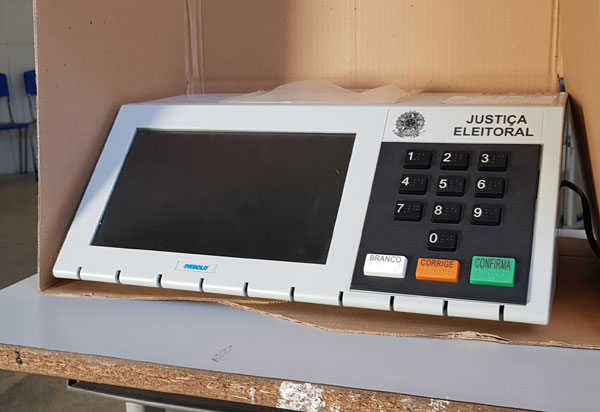 TSE autoriza inclusão de nove militares em inspeção da urna eletrônica