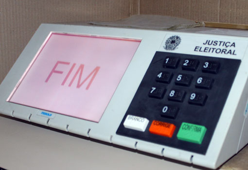Um ano antes de eleição, TSE abre código-fonte de urnas eletrônicas