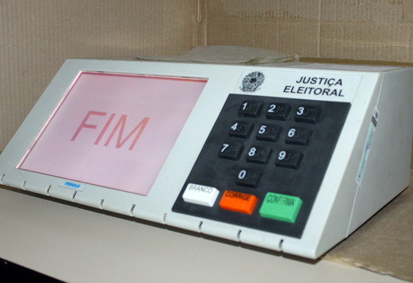 Pré-candidatos têm até hoje para fazer propaganda intrapartidária