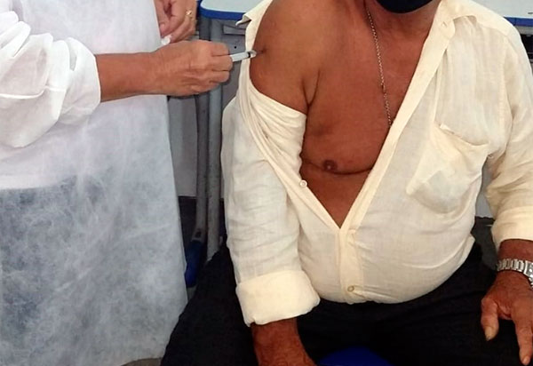 Brumado inicia nova etapa de vacinação para 1ª dose; confira os grupos 