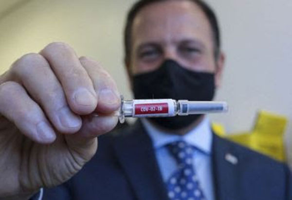 Diretor do Butantan diz que brasileiros podem ter vacina contra a Covid-19 em janeiro