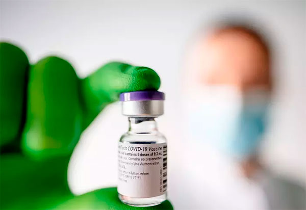 Covid-19: Governo fecha acordo para comprar vacina da Pfizer