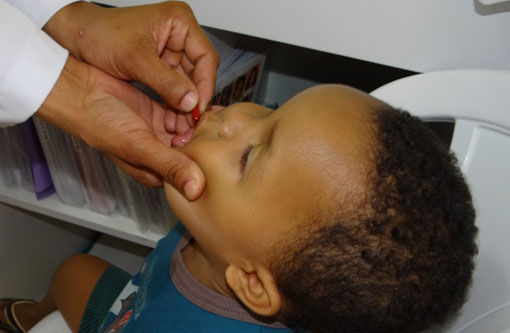 Vacinação contra paralisia infantil tem público-alvo alterado este ano 