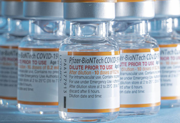 Novo carregamento da vacina pediátrica da Pfizer chega ao Brasil