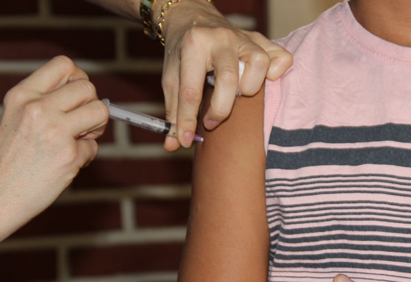 Gripe: municípios com estoque de vacina devem ampliar imunização