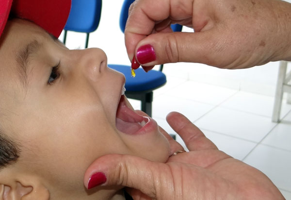 Em todo o país: Campanha de vacinação contra pólio e sarampo vai até dia 31