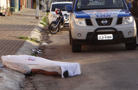 Brumado: Comerciante é encontrado sem vida em frente ao Derba