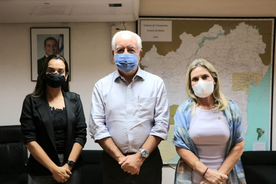 Deputada reitera liberação de voos para Lençóis e acompanha pedidos 