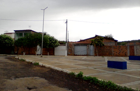 Você Repórter: Internauta reclama de escuridão em praça