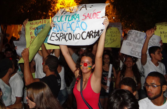 Protestos por melhorias nos  serviços públicos marcaram 2013