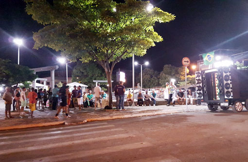 Brumado: Protesto contra a corrupção, PT e governo Dilma Rousseff não atraiu muitos manifestantes