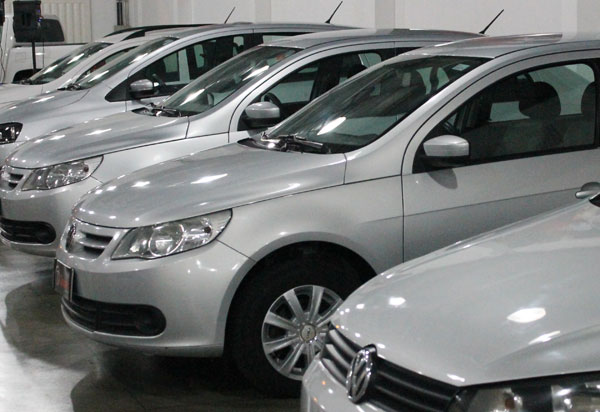 Vendas de veículos caem 24,5%, anuncia a Anfavea