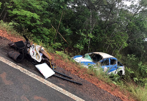 PMs ficam feridos após batida entre viatura e caminhão na Chapada Diamantina