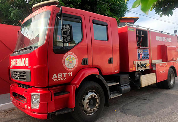 Veículos do Corpo de Bombeiros chegam a Guanambi