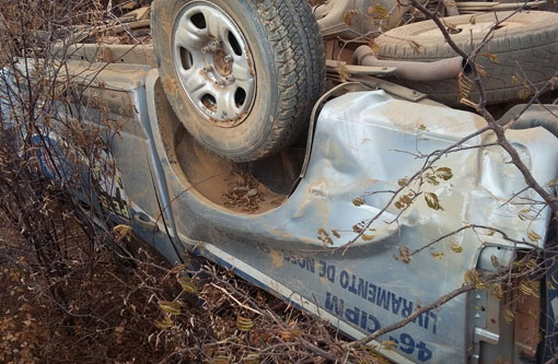 Livramento: viatura da Polícia Militar capota na BA-152