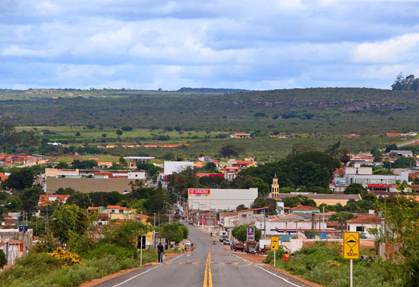 Embasa é acionada por descarte irregular de resíduos em Morro do Chapéu